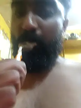 LargishSexiness live sex cam