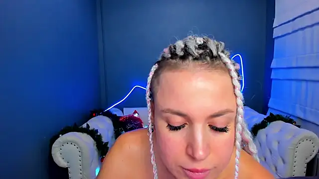 rock_n_roxy's cam snapshot