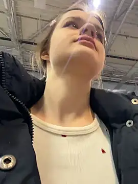 KittyQueeny's cam snapshot