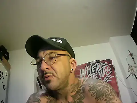 MagicStickBoy's cam snapshot