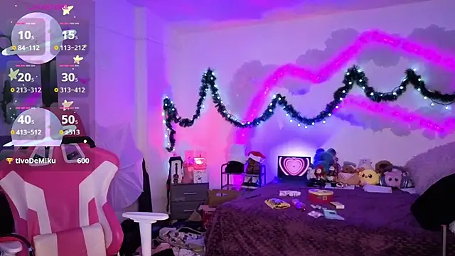 larah_uwu's cam snapshot