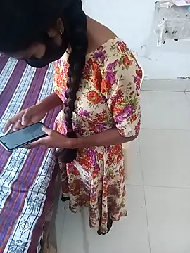 Riya_917's cam snapshot