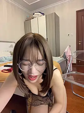 Mia-t's cam snapshot