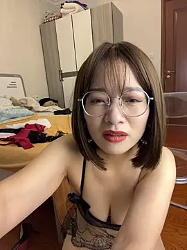 Mia-t's cam snapshot