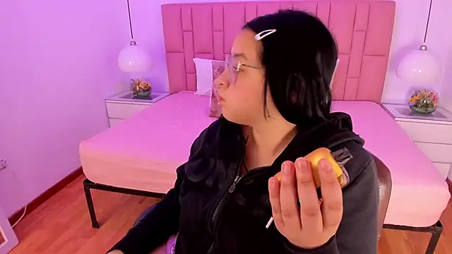 Amy_Ferreira's cam snapshot