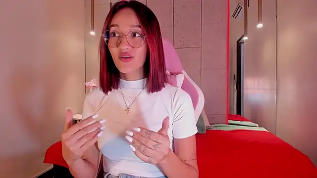 daphne_courtis's cam snapshot