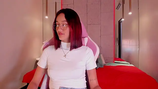 daphne_courtis's cam snapshot