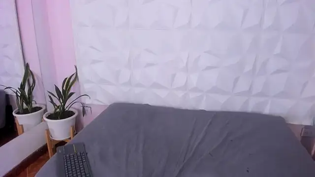 HannahToons's cam snapshot