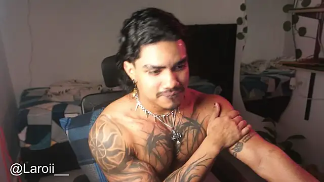 Young_laroi live sex cam