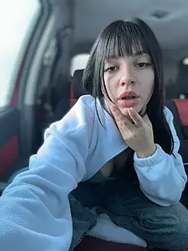 JulliaVegas live sex cam