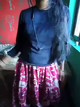 QWEEN7B's cam snapshot