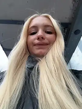 Milkyy_wway's cam snapshot