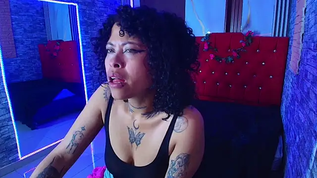 mia_hernnandez's cam snapshot