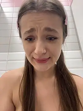 KittyQueeny live sex cam