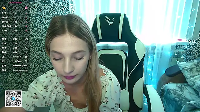 SofiaRoud live sex cam