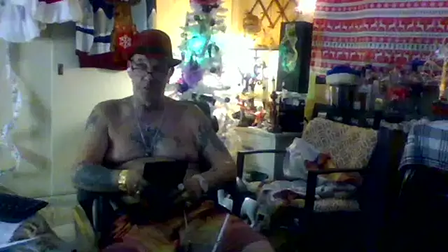 bigdaddyrooster's cam snapshot