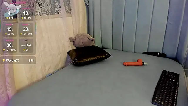 AlexaFoxy18's cam snapshot