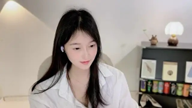 Onechestnut's cam snapshot