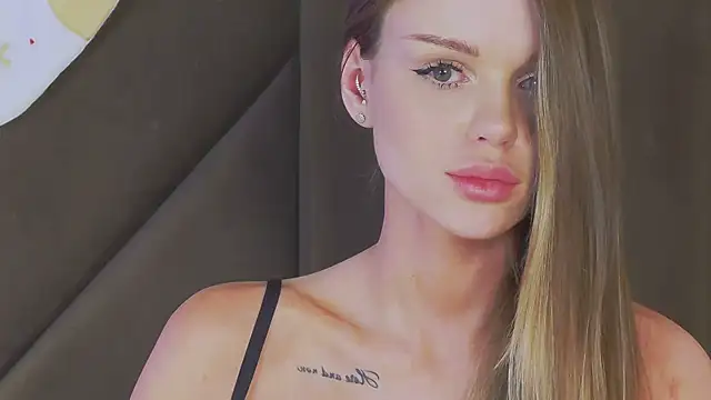 MarilynNova's cam snapshot