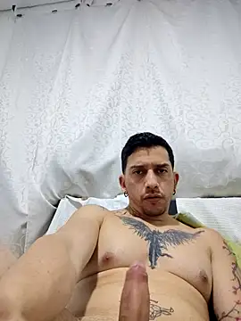 MrWolfHot live sex cam