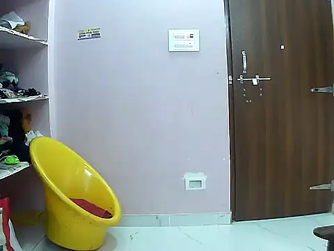 Potti-model-81's cam snapshot