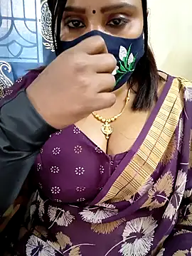 Queenflowerr live sex cam