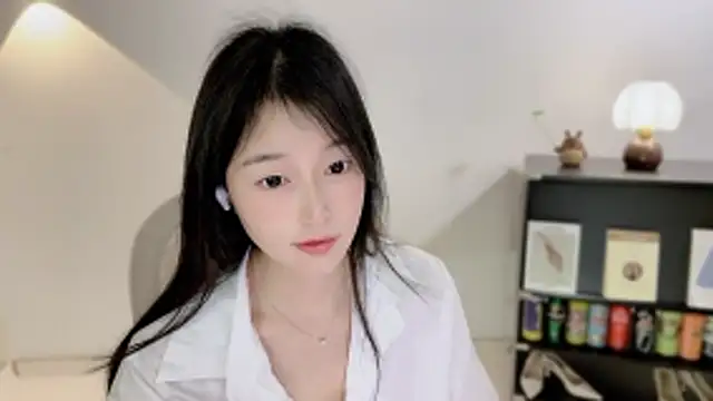 Onechestnut's cam snapshot