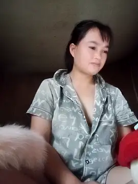 Noelle-e live sex cam