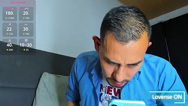 jhonyalzate2 live sex cam