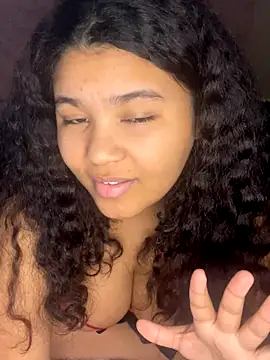 KittyLoroi live sex cam