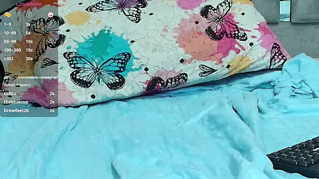 cutiecurvyForeign's cam snapshot