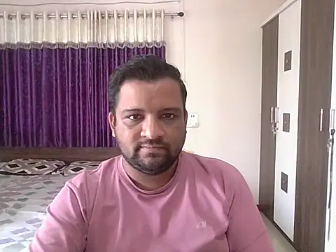 dhruv_love's cam snapshot