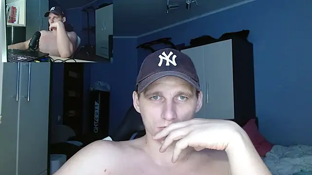 Poliglotjoe1's cam snapshot