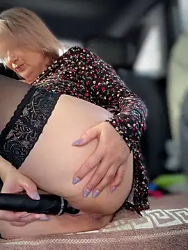 LadiNika's cam snapshot