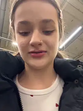 KittyQueeny live sex cam