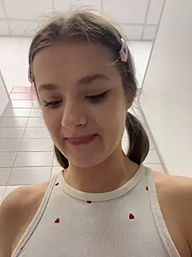 KittyQueeny's cam snapshot