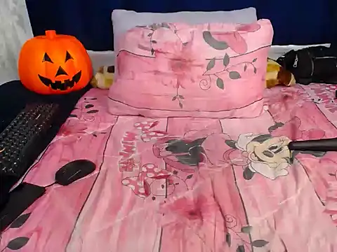 lindabee's cam snapshot