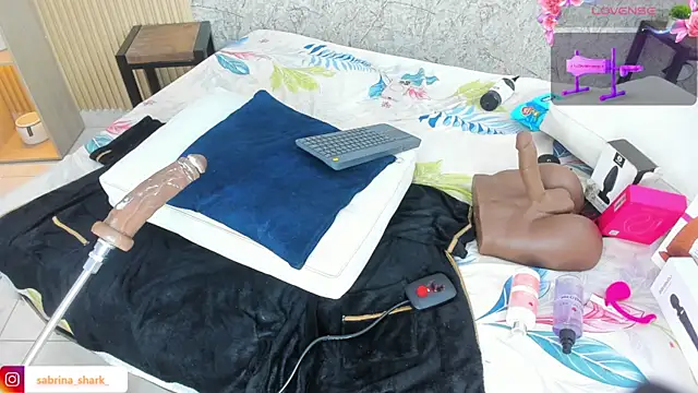 sabrina_shark_'s cam snapshot