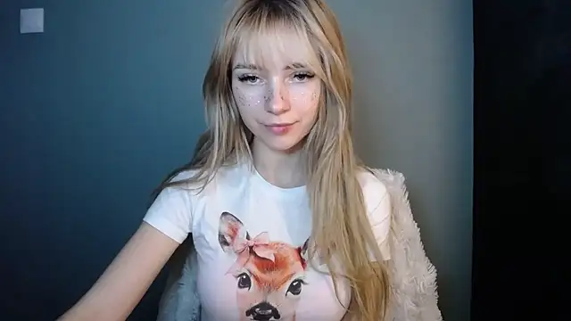 LuciaYoung live sex cam