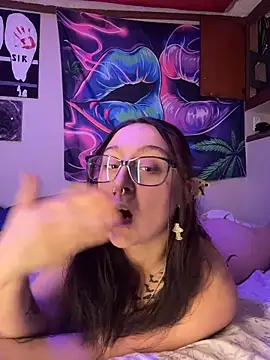 NovaLove2002 live sex cam