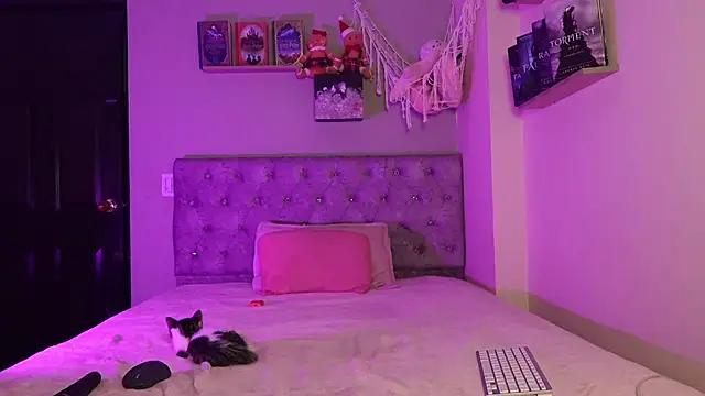 Alisha_Olsen_'s cam snapshot