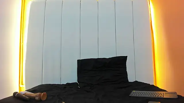 MielAndLeo live sex cam