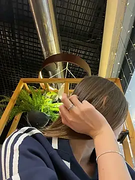 ElliRose live sex cam