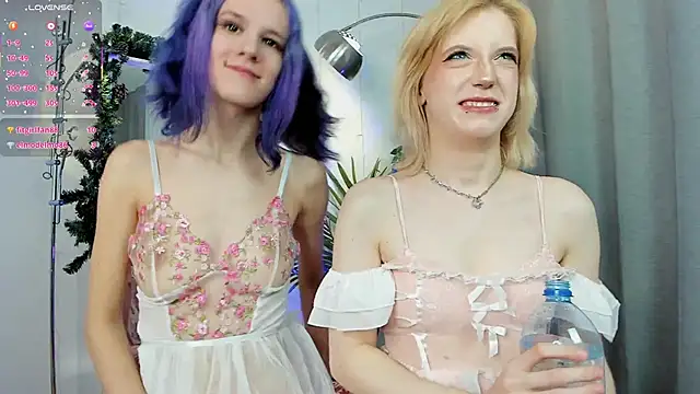 PrettyLadies_'s cam snapshot