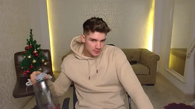 MaxKaiden's cam snapshot