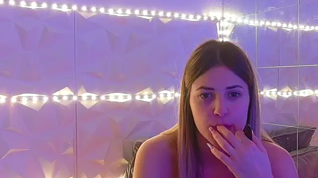 Aishha_'s cam snapshot