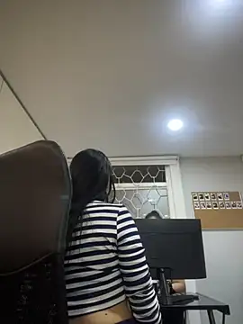 TAMARALEWISMD's cam snapshot