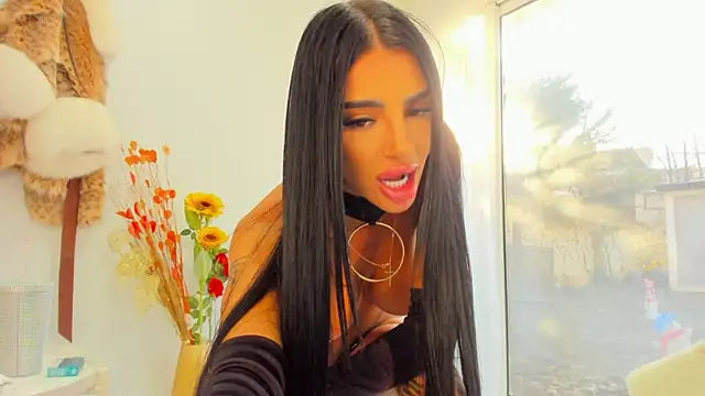 Britney_Charm_'s cam snapshot