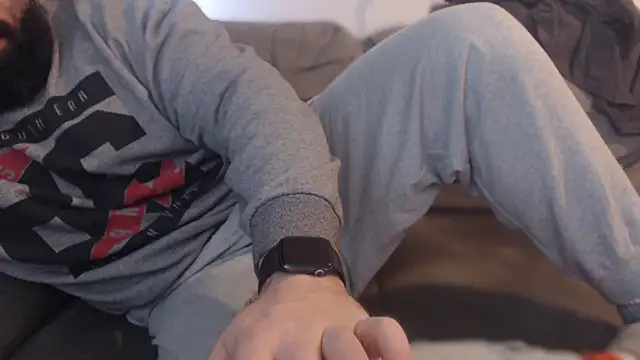 hugemachohandsome's cam snapshot