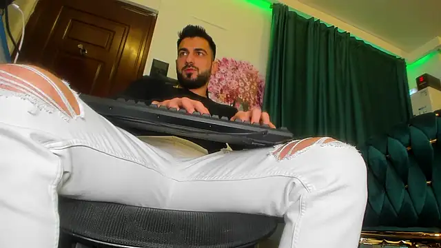 master9four's cam snapshot